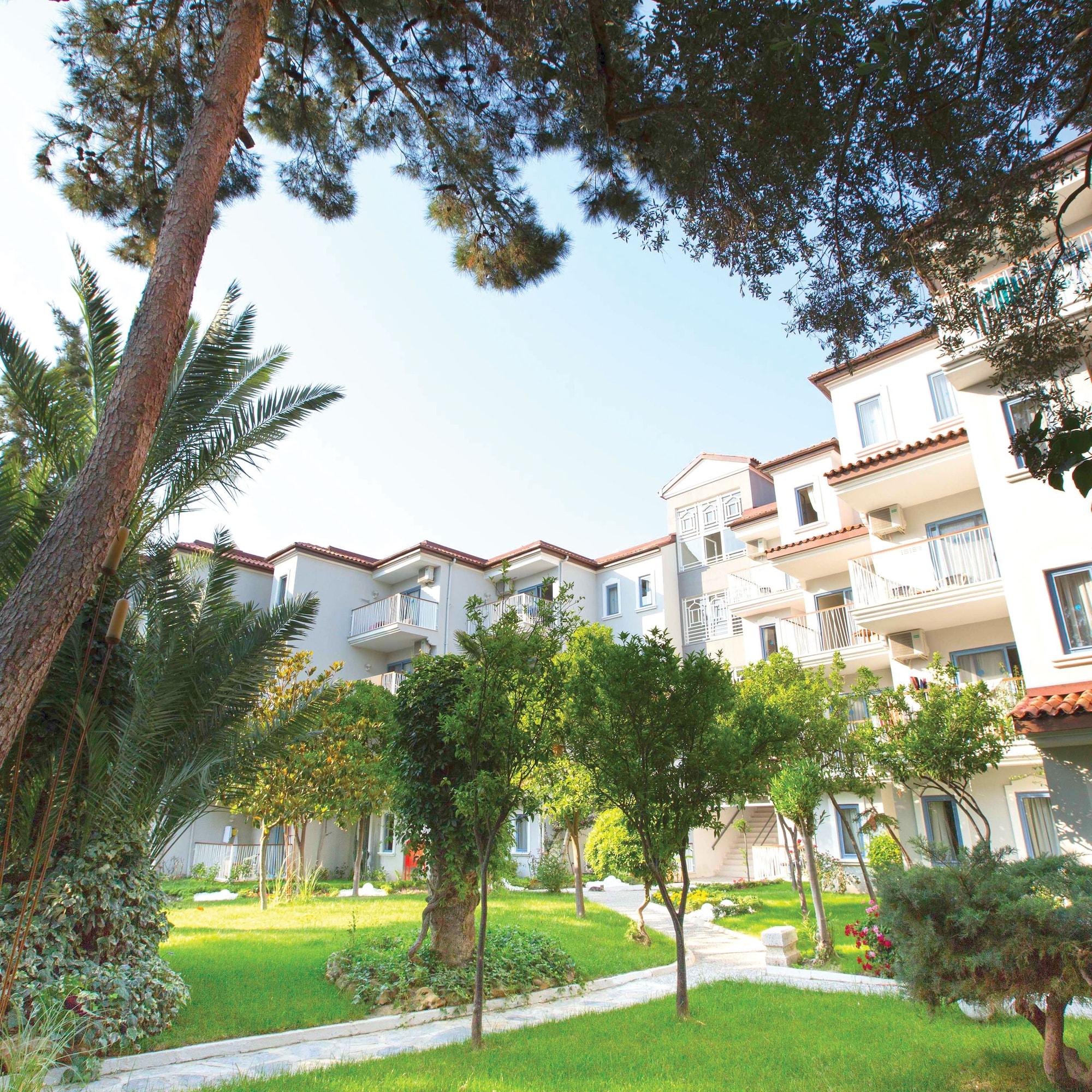 Paloma Marina Suites - Adult Only Kusadasi Exterior photo